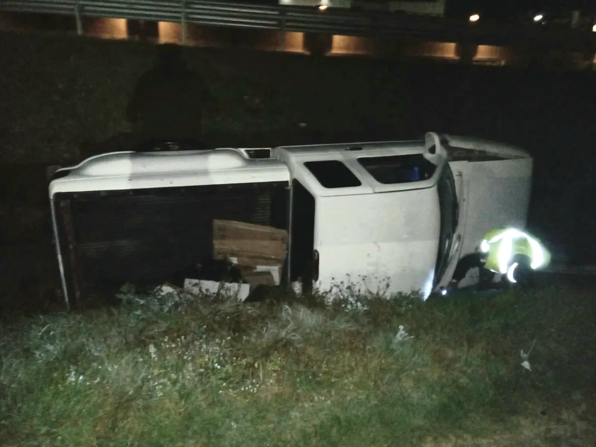 Vuelca camioneta tras exceso de velocidad en la México-Pachuca