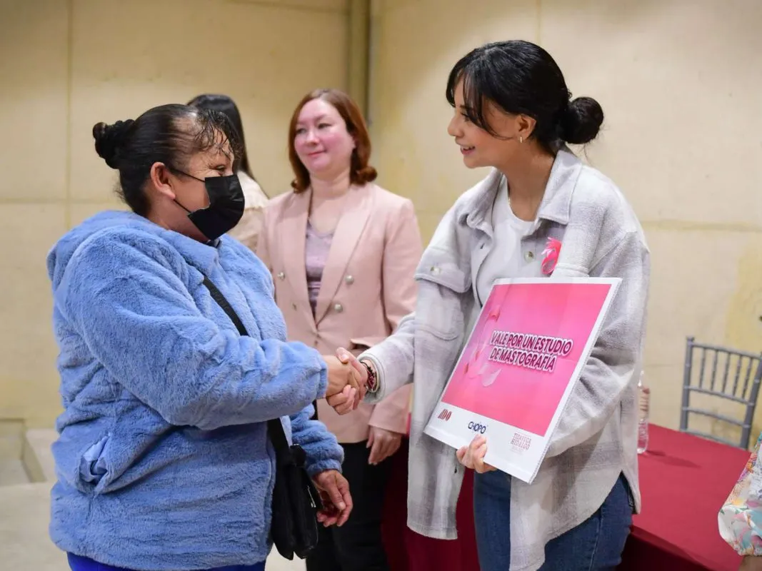 Tizayuca: Gretchen Atilano gestiona apoyos de estudios de mastografías con ADO