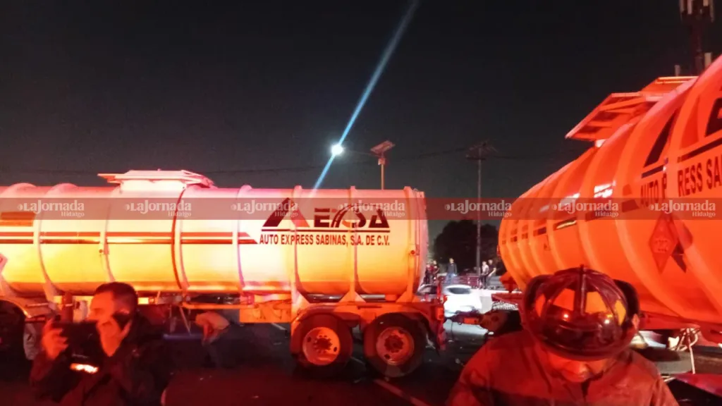 ¡Tragedia en la carretera México- Pachuca!: Tractocamión pierde el control y embiste a varios vehículos