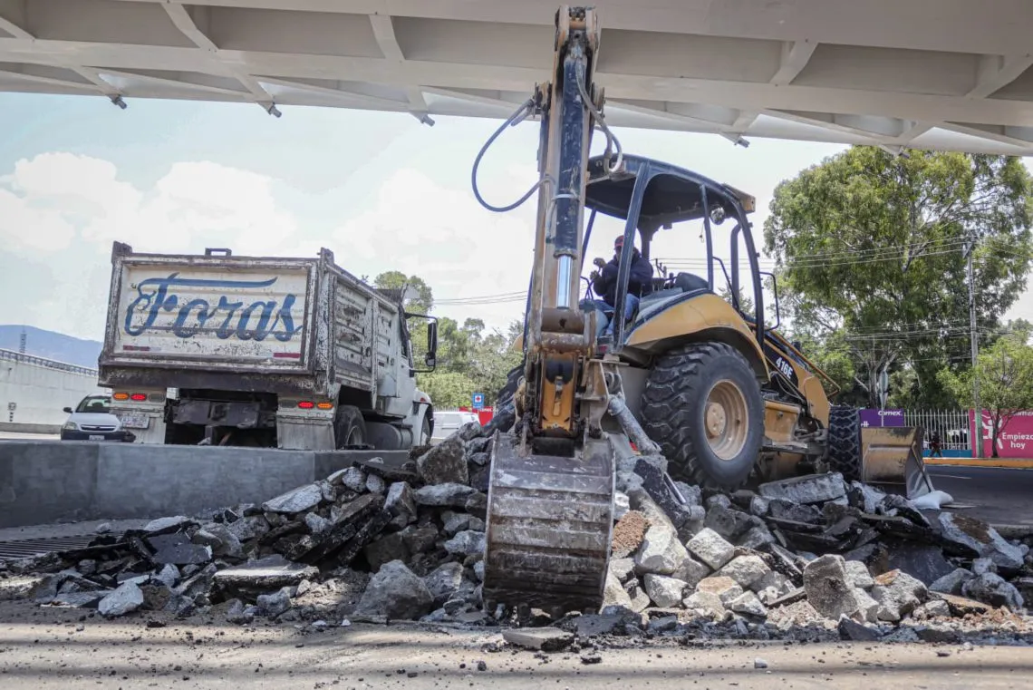 ¡Alerta Vial! Cierran parcialmente carriles de la Glorieta Miguel Hidalgo