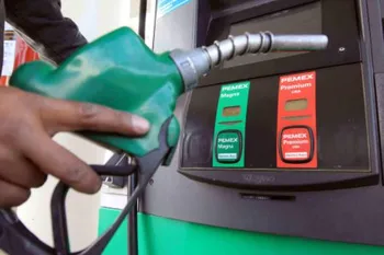 ¿Corriste a cargar gasolina? Pemex pidió evitar compras de pánico y afirmó que el suministro opera con normalidad en todo el país