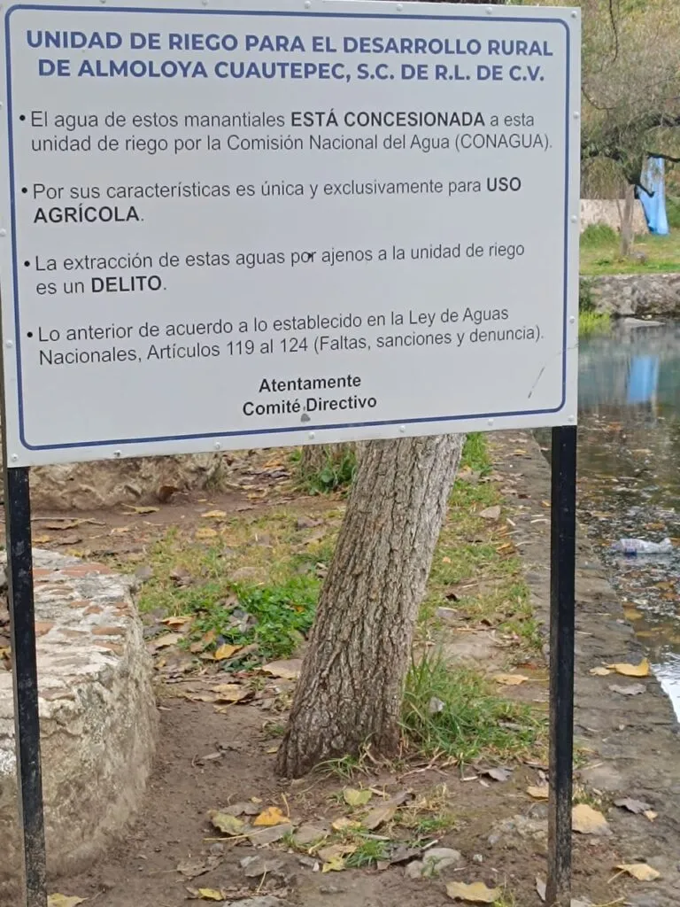 Alcalde de Cuautepec defiende uso de agua de riego: es “a veces” apta para consumo humano, dice