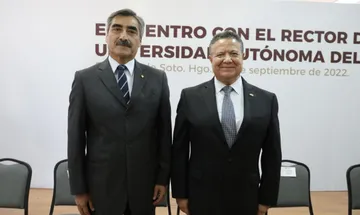 Julio Menchaca se reúne con rector interino de la UAEH