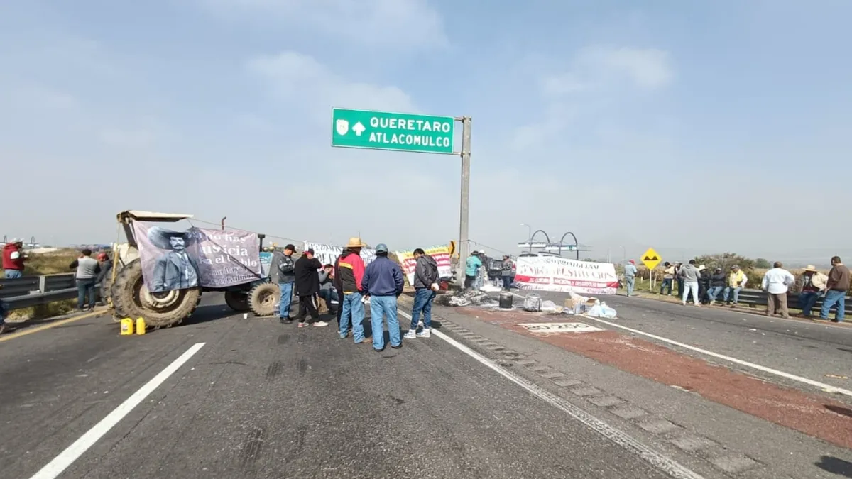 Campesinos bloquean el Arco Norte