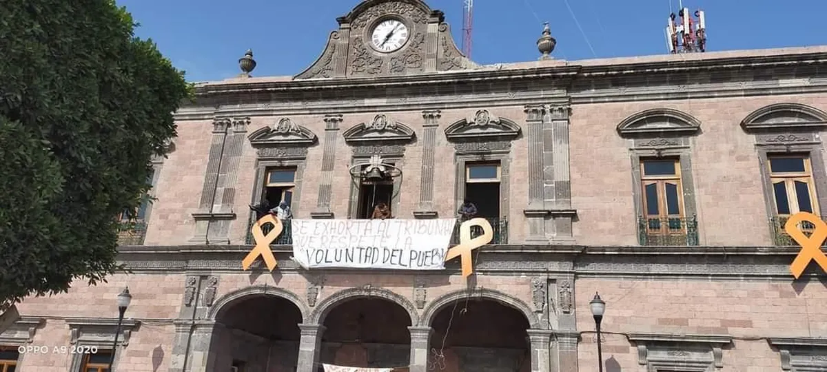 Inconformes con anulación del triunfo de Charrez se manifiestan en Ixmiquilpan