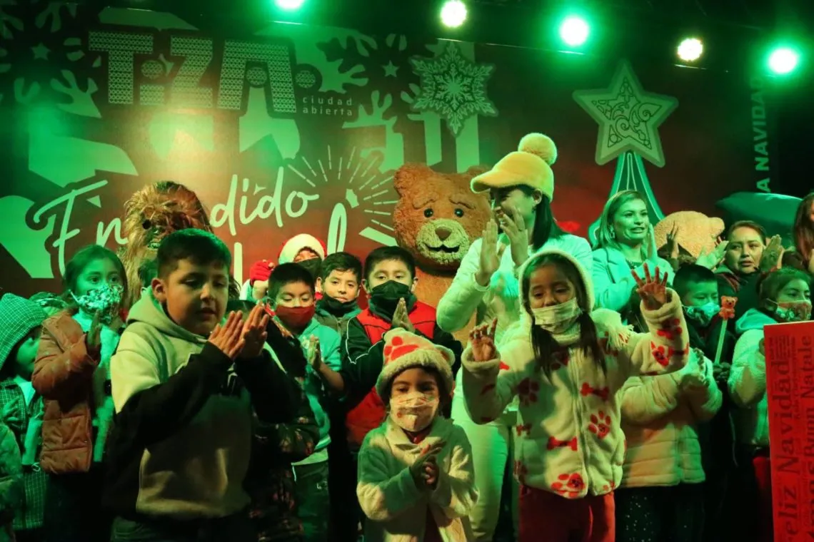 Realizan encendido del árbol navideño en Tizayuca
