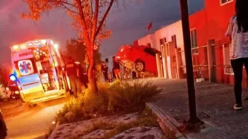 Auto impactado contra inmueble en Casas Quma