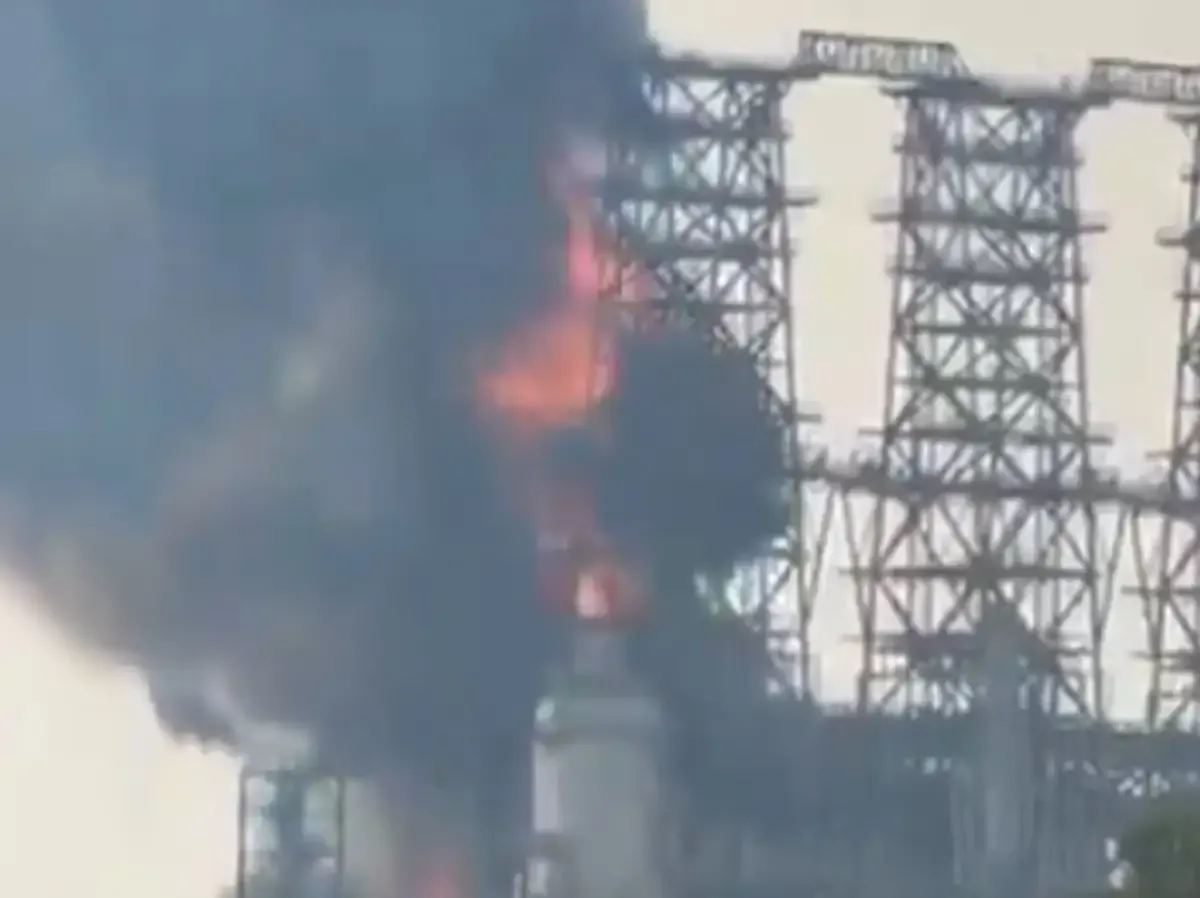 Incendio en refinería Dos Bocas es controlado sin lesionados, confirma Pemex