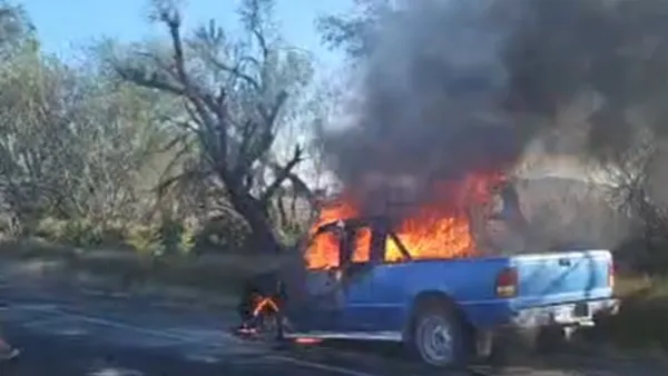 Camioneta incendiada
