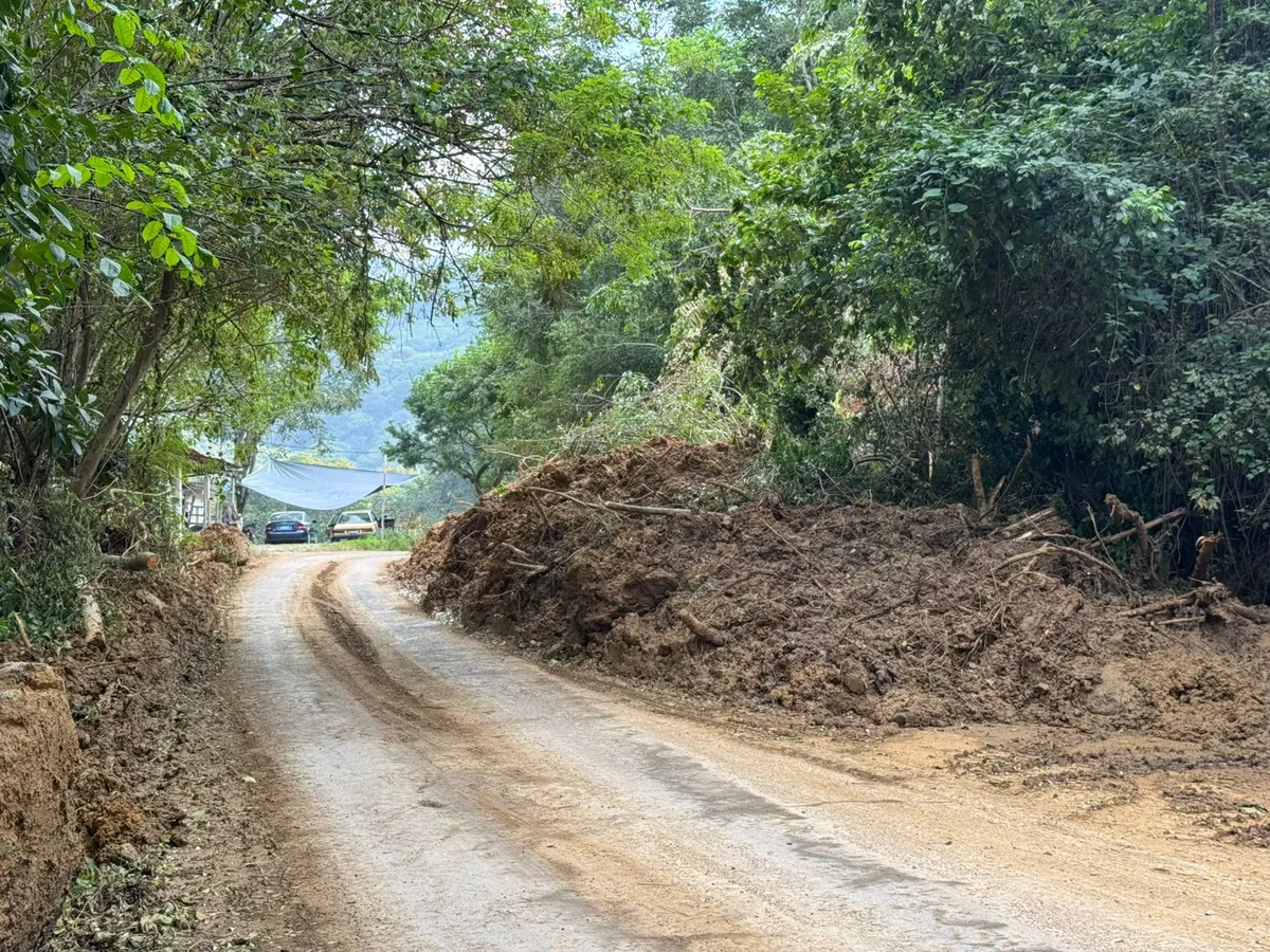 Hidalgo: más de 100 caminos siguen cerrados tras las lluvias, pero prometen abrirlos en una semana
