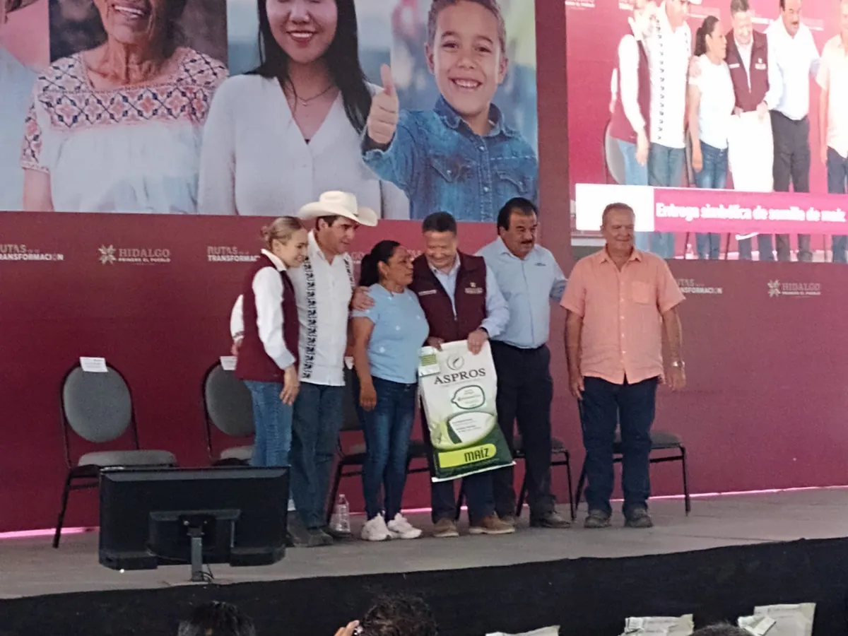 Julio Menchaca inició la entrega de maíz con inversión de 10 mdp