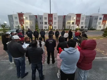 Reunión de vecinos de Fuente Caoba con Seguridad Ciudadana de Tizayuca.