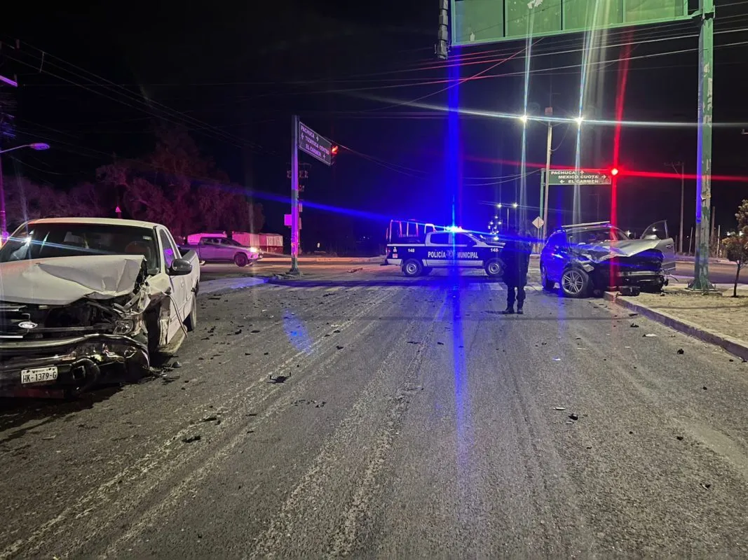 Dos lesionados tras aparatoso choque sobre la carretera libre México-Pachuca