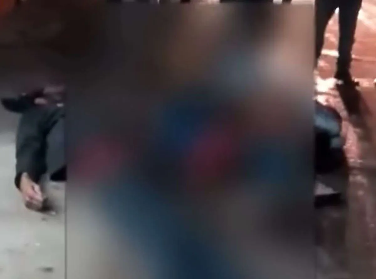 Tulancingo: vecinos de la Rojo Gómez retienen y golpean a 4 presuntos ladrones