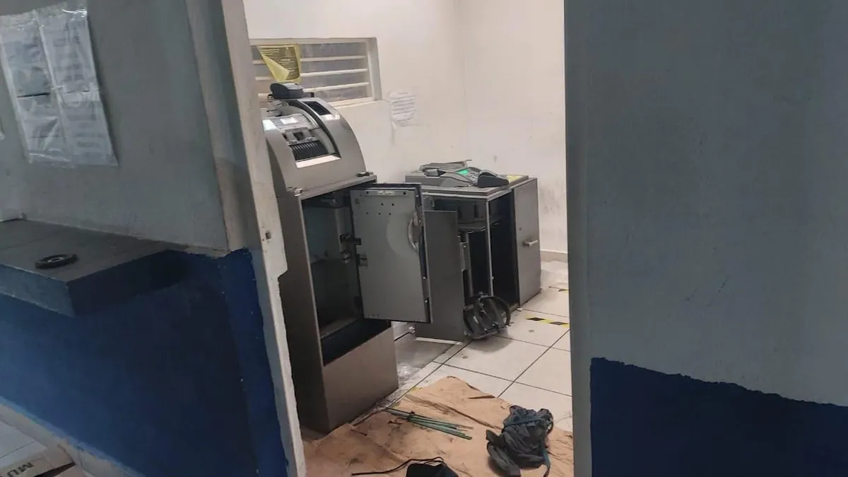 Roban cajas fuertes de Pepsi en Tepeji del Río