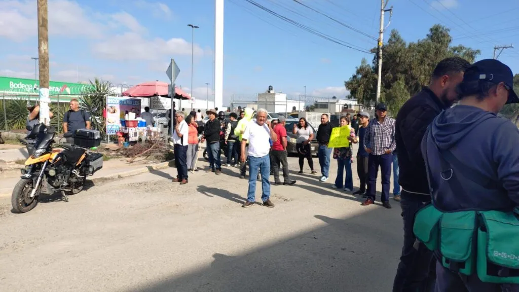 Bloqueo en La Providencia genera caos vial; esto piden
