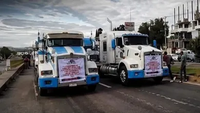 Bloqueo de transportistas en la carretera Tula-Jorobas.