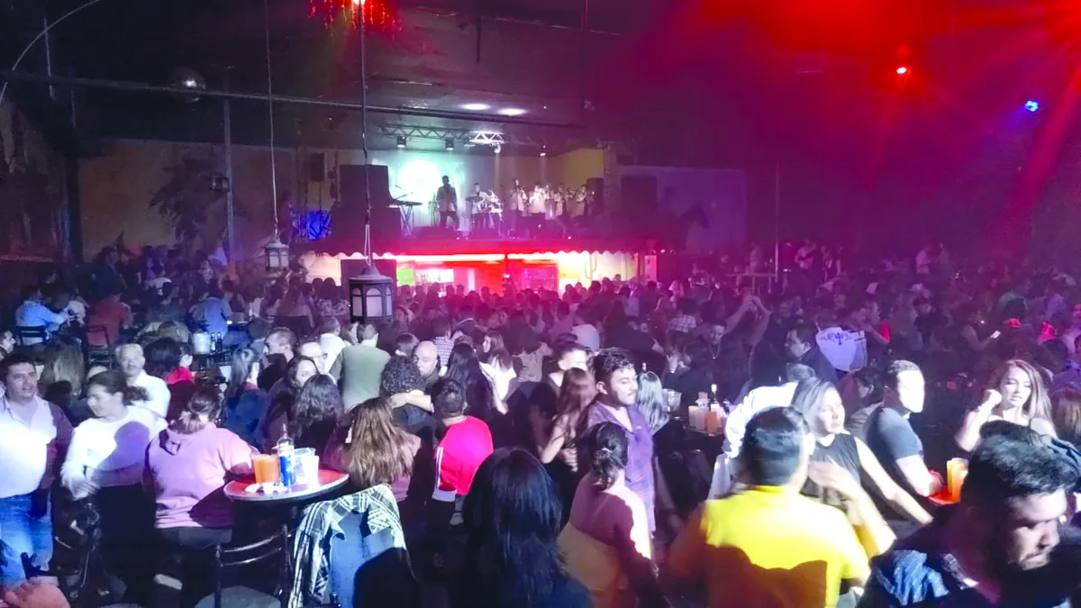 Pachuca: 4 de 10 bares con anomalías tras operativo; hay 13 detenidos