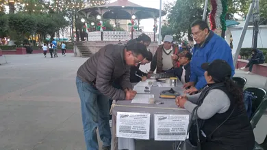 Módulo de recolección de firmas para revocar a presidenta municipal de Tulancingo