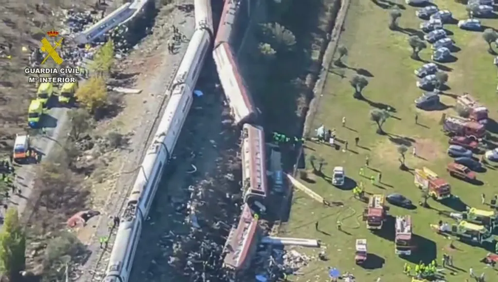 Tragedia en España: choque de trenes deja más de 60 muertos