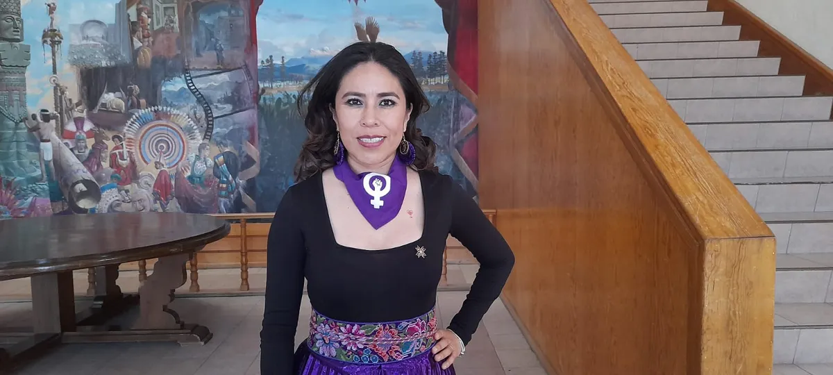 Simey Olvera va contra sus violentadores