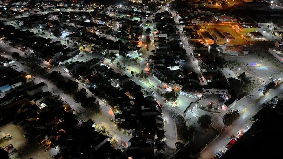 Ayuntamiento de Pachuca mejora iluminación en estos fraccionamientos