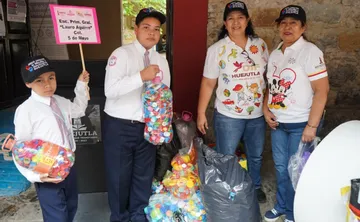 DIF Huejutla dona tapitas plásticas en campaña contra el cáncer infantil