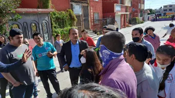 Pachuca: denuncian padres de familia irregularidades en administración de directora