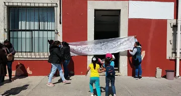 Padres de familia piden maestros para escuela de Santiago de Anaya