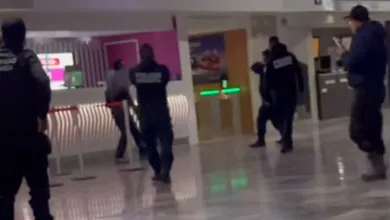 Hombre ataca a policía en la central de autbuses de Pachuca