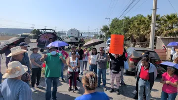 Bloqueo vecinal en la carretera Pachuca–Sahagún.