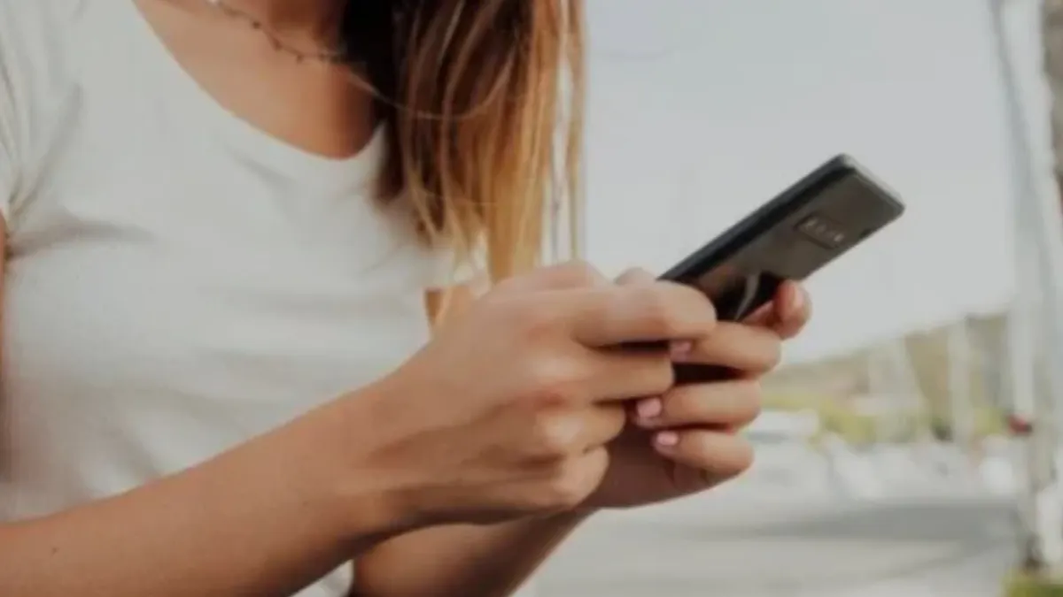 Evita riesgos de seguridad desactivando el WiFi de tu celular cuando salgas de casa.