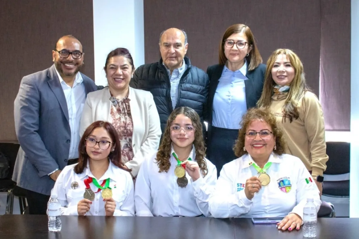 Natividad Castrejón reconoce a estudiantes hidalguenses ganadores de ExpoCiencias Nacional 2025