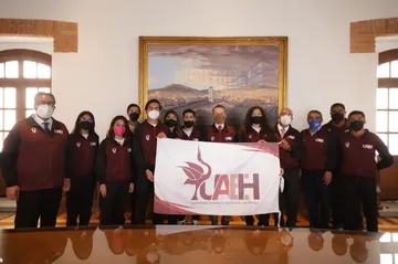 Abanderan a atletas de UAEH para Universiada Regional