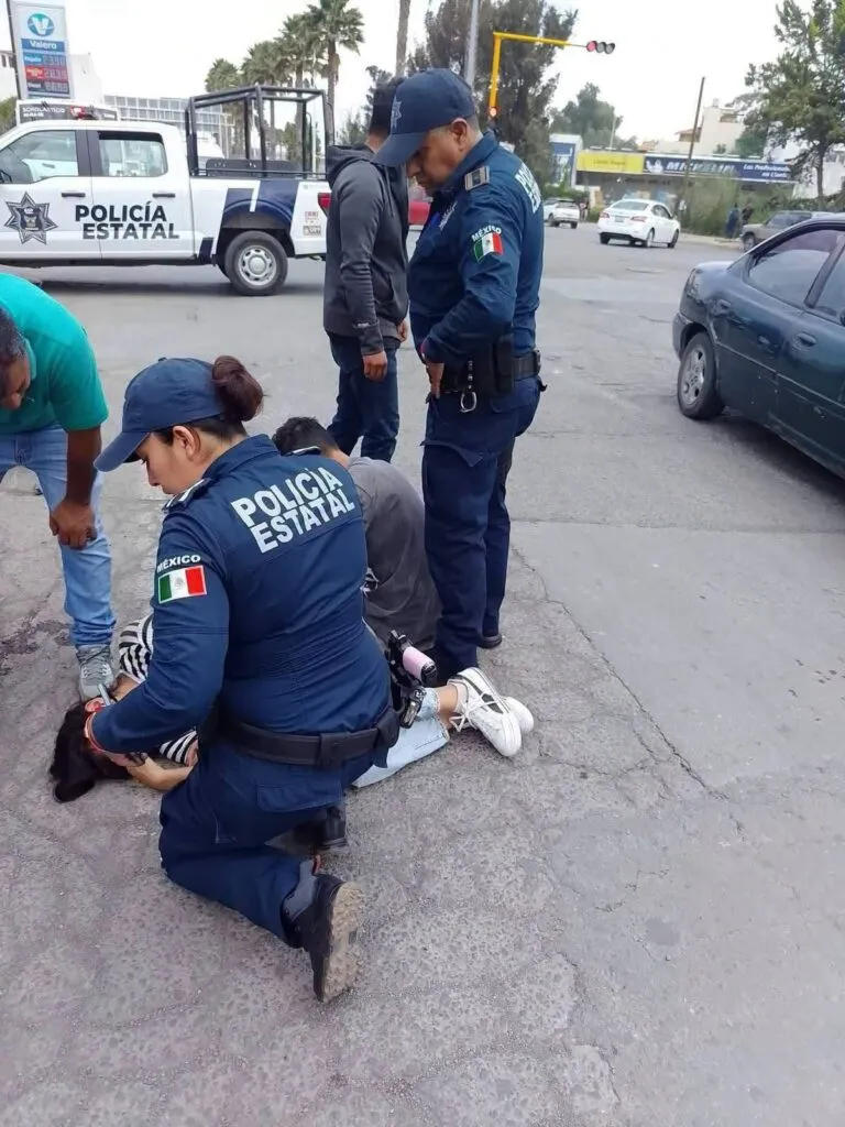 Patrulla estatal es señalada por atropellar a motociclista en Tizayuca