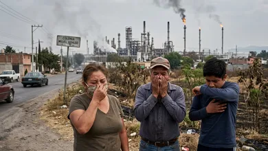 El extraño olor a combustible ya fue reportado en Tula, Mixquiahuala, Tlaxcoapan, Tezontepec y otros municipios. Vecinos piden que las autoridades expliquen qué está ocurriendo.