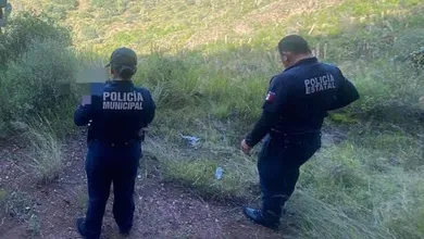 Hallazgo en Tecozautla: joven mujer encontrada en barranco, autoridades investigan identidad y causa de muerte.