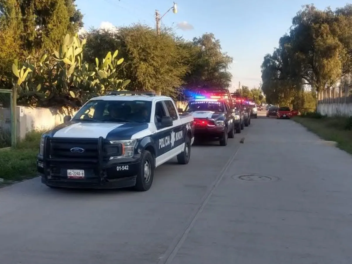 Ataque armado y posible secuestro en Tula de Allende deja dos camionetas baleadas; investiga PGJEH