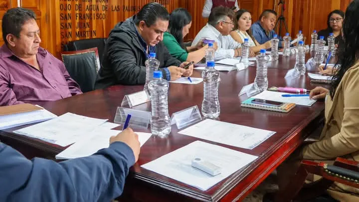 Regidor invidente, ejemplo de compromiso social en Acaxochitlán