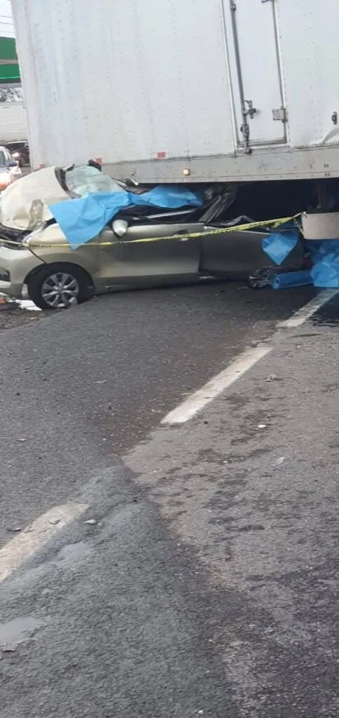 Tres muertos y dos lesionados tras choque múltiple en la México-Tuxpan