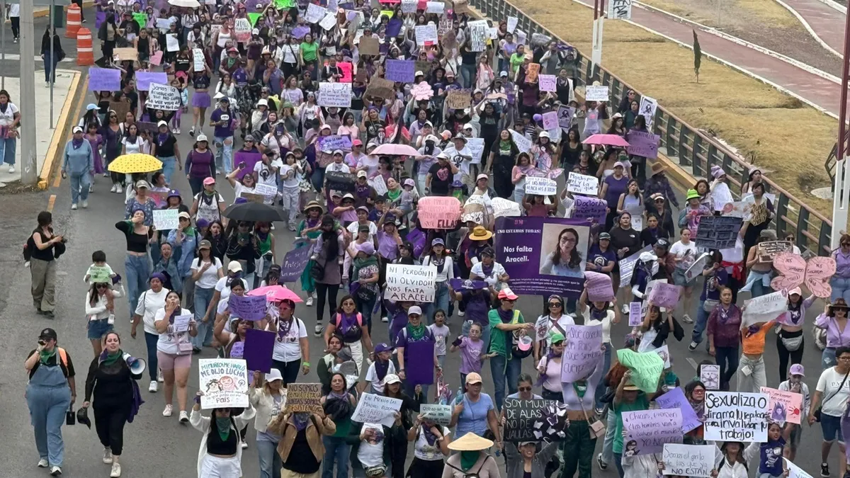 Rituales, tambores, consignas y denuncias marcaron la jornada del 8M en Pachuca. Así se vivió la movilización.