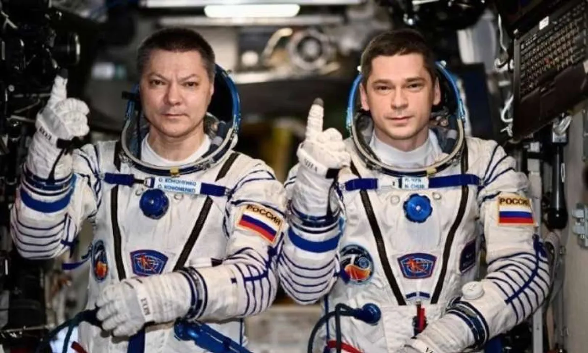 Cosmonautas rusos rompen récord de mayor estadía en EEI