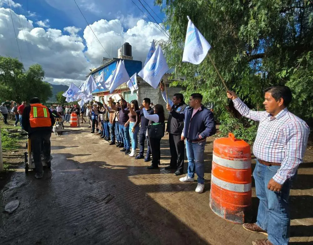 Controversia en Tezontepec: Alcalde inaugura obra de agua potable sin cumplir con su aportación