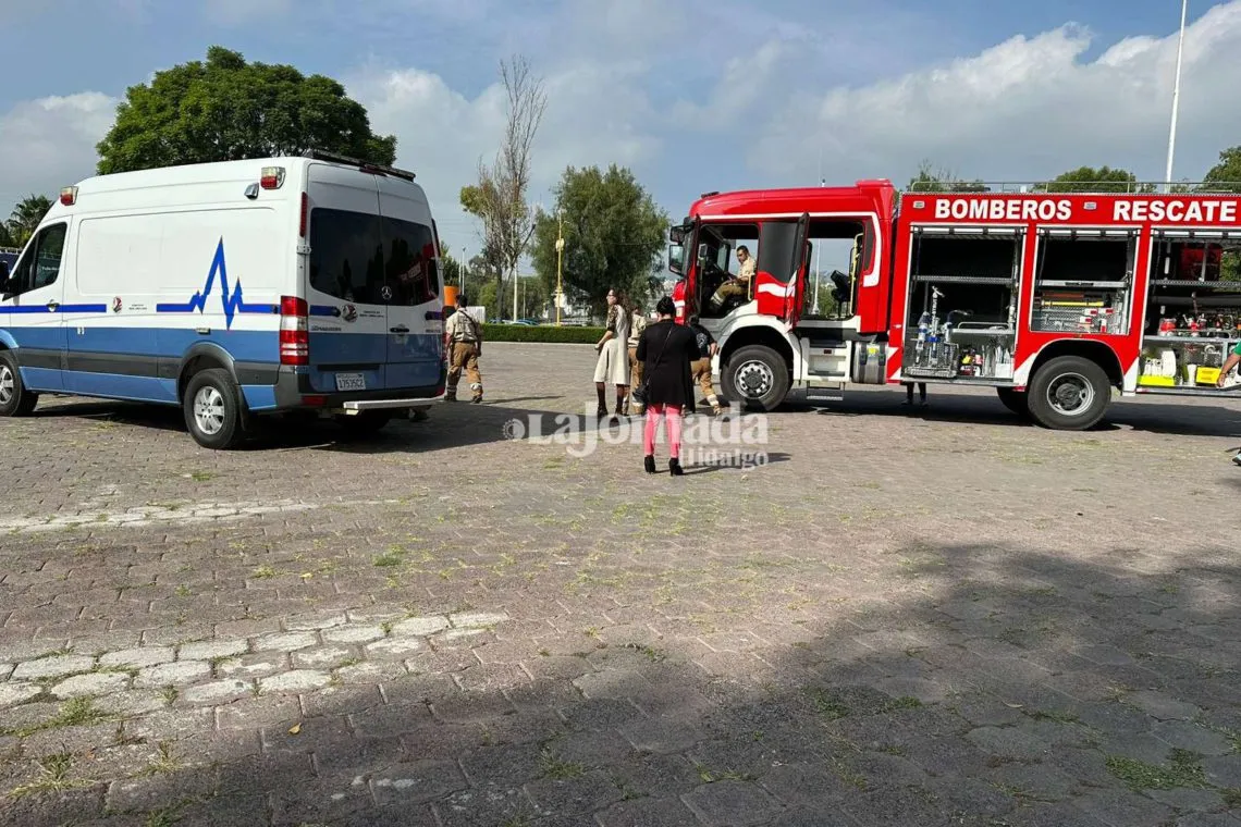 Tula de Allende: entregan ambulancia y camión de bomberos