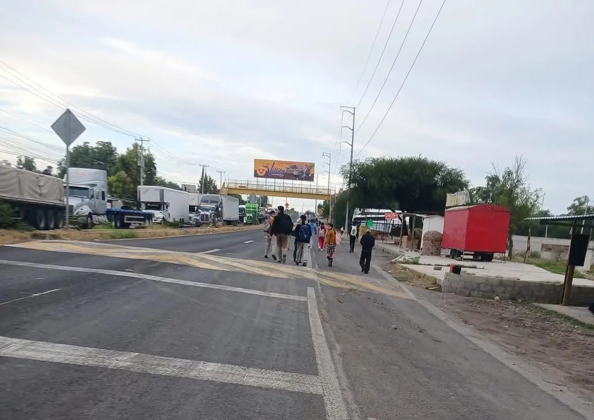 Reactivan bloqueo en la carretera Ixmiquilpan-Actopan: te decimos por qué