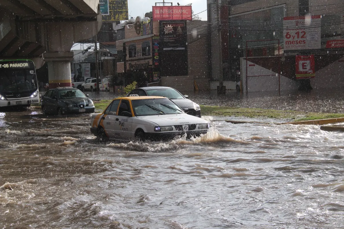 Bulevar Felipe Ángeles inundación