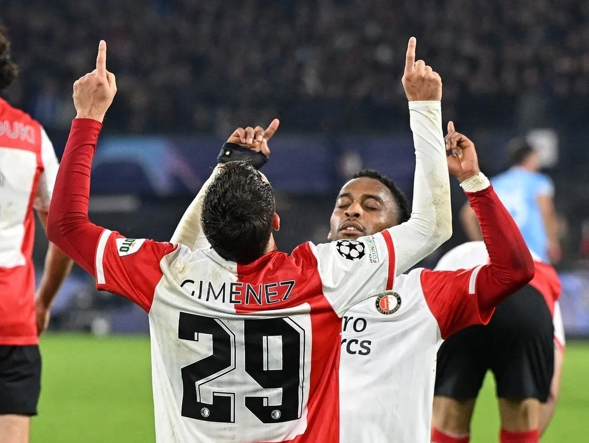 VIDEO | Santi Giménez debuta con doblete en Champions League