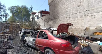 Mixquiahuala: fuerte incendio consume taller mecánico en zona centro