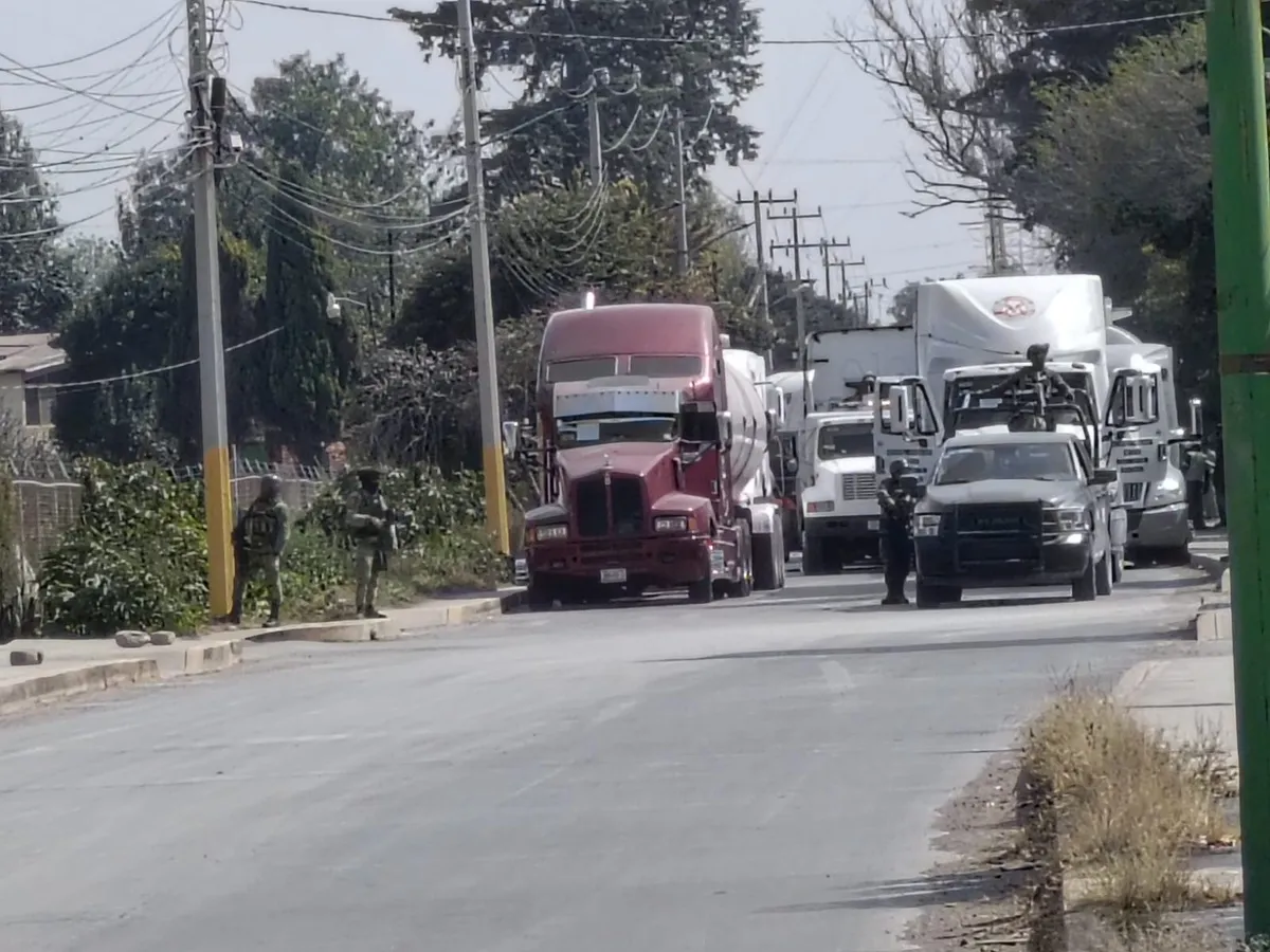 Tlaxcoapan: aseguran pipas y tráileres vinculados a túnel de huachicol