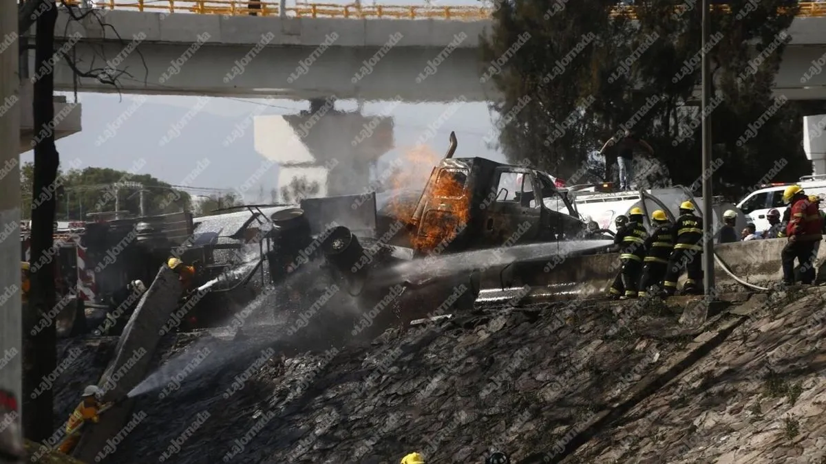 Transportadora Silza cubrirá daños por explosión de pipa en Iztapalapa.